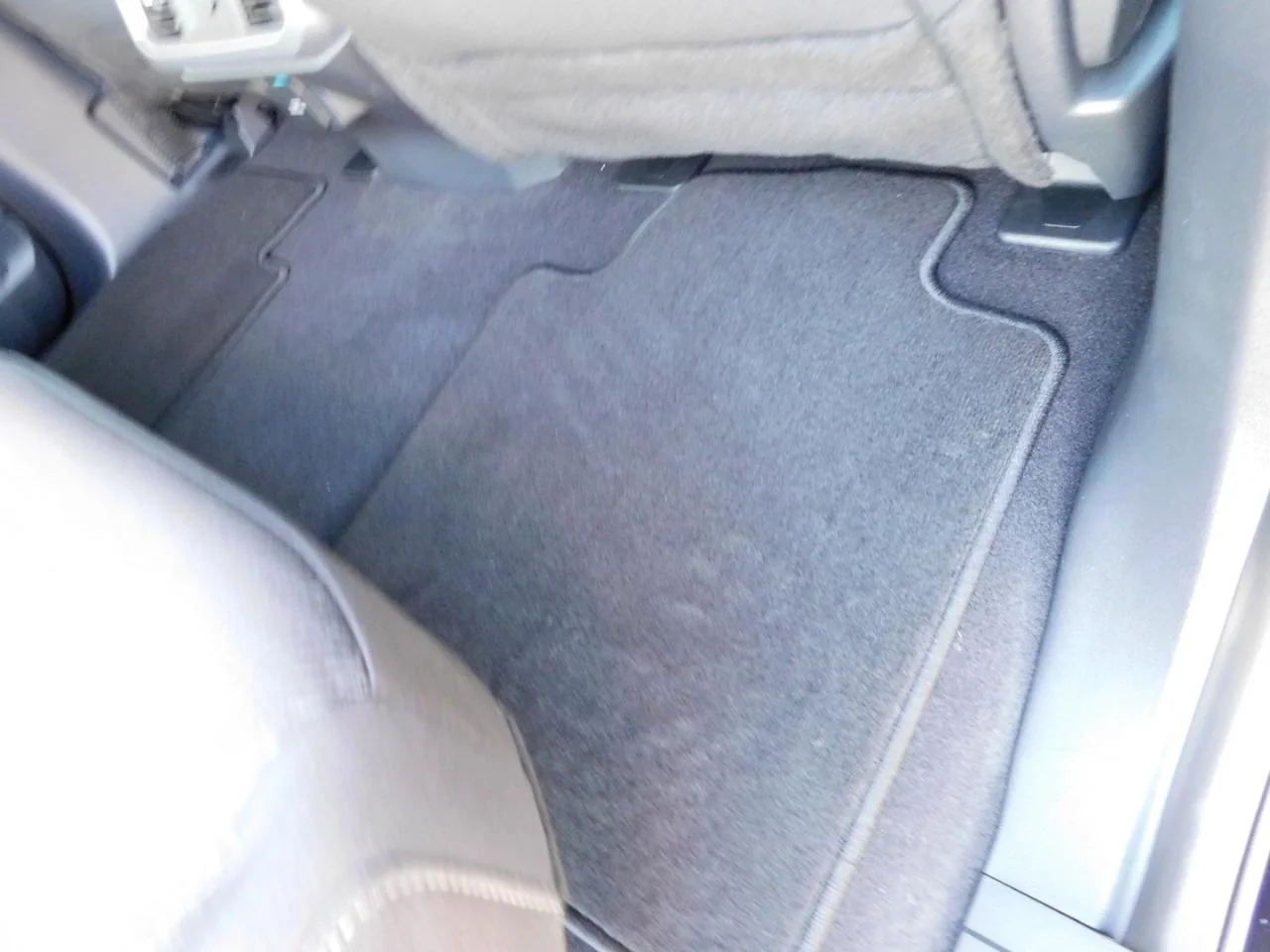 New 2026 Agate Black Metallic Ford XLT image 15