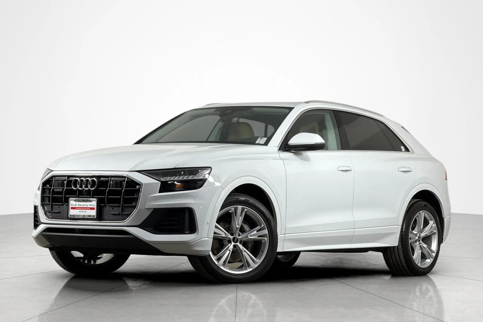 2023 Audi Q8 55 Premium Plus Tiptonic quattro's photo