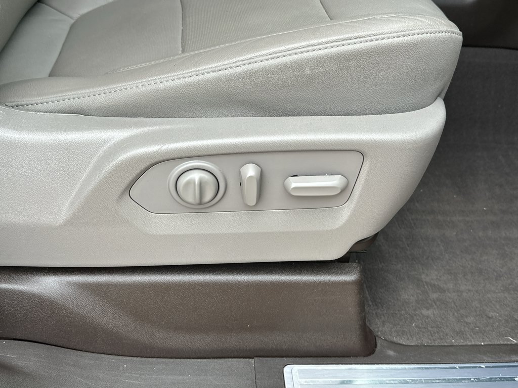 Used 2019 Onyx Black GMC SLT image 37