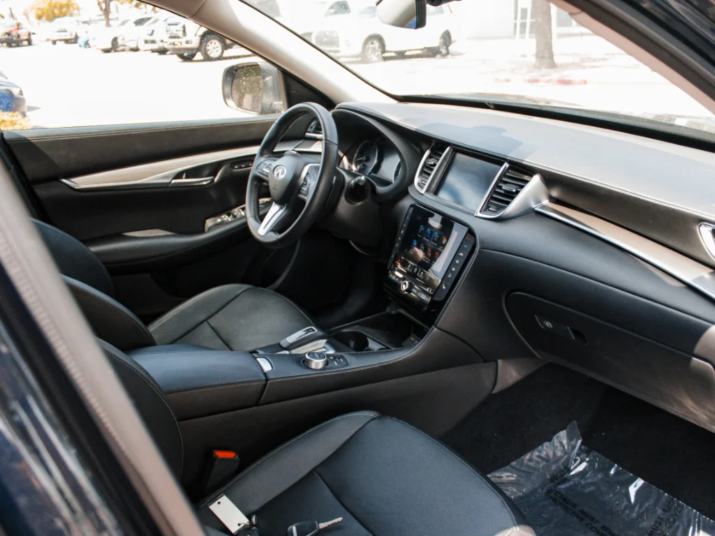 Used 2024 Hermosa Blue INFINITI LUXE image 32