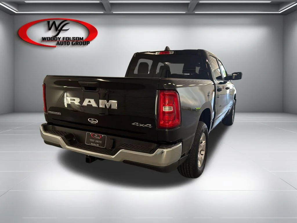 New 2027 Diamond Black Crystal Pearl-Coat Exterior Paint RAM Big Horn/Lone Star image 6