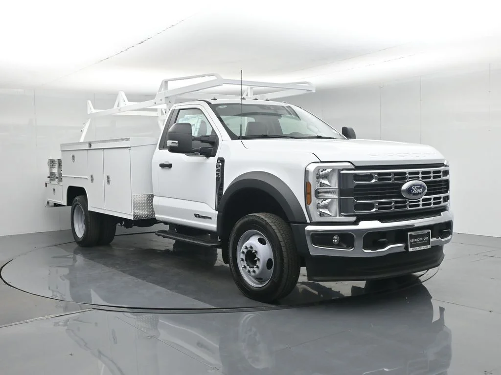 2025 Ford F-450 Super Duty Chassis Cab