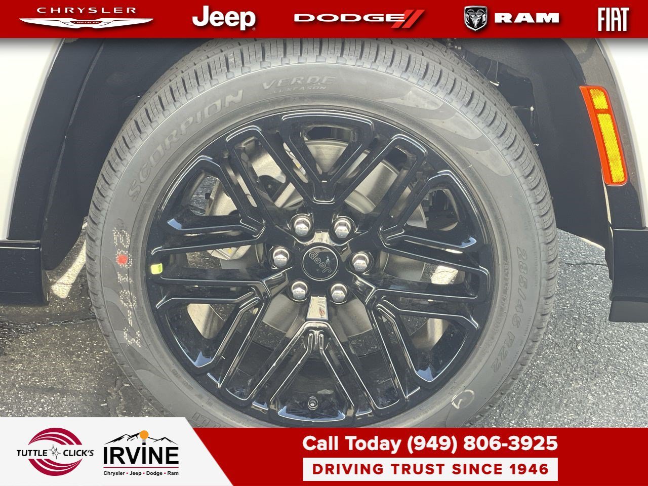 New 2026 Bright White Clear-Coat Exterior Paint Jeep Limited Reserve image 10