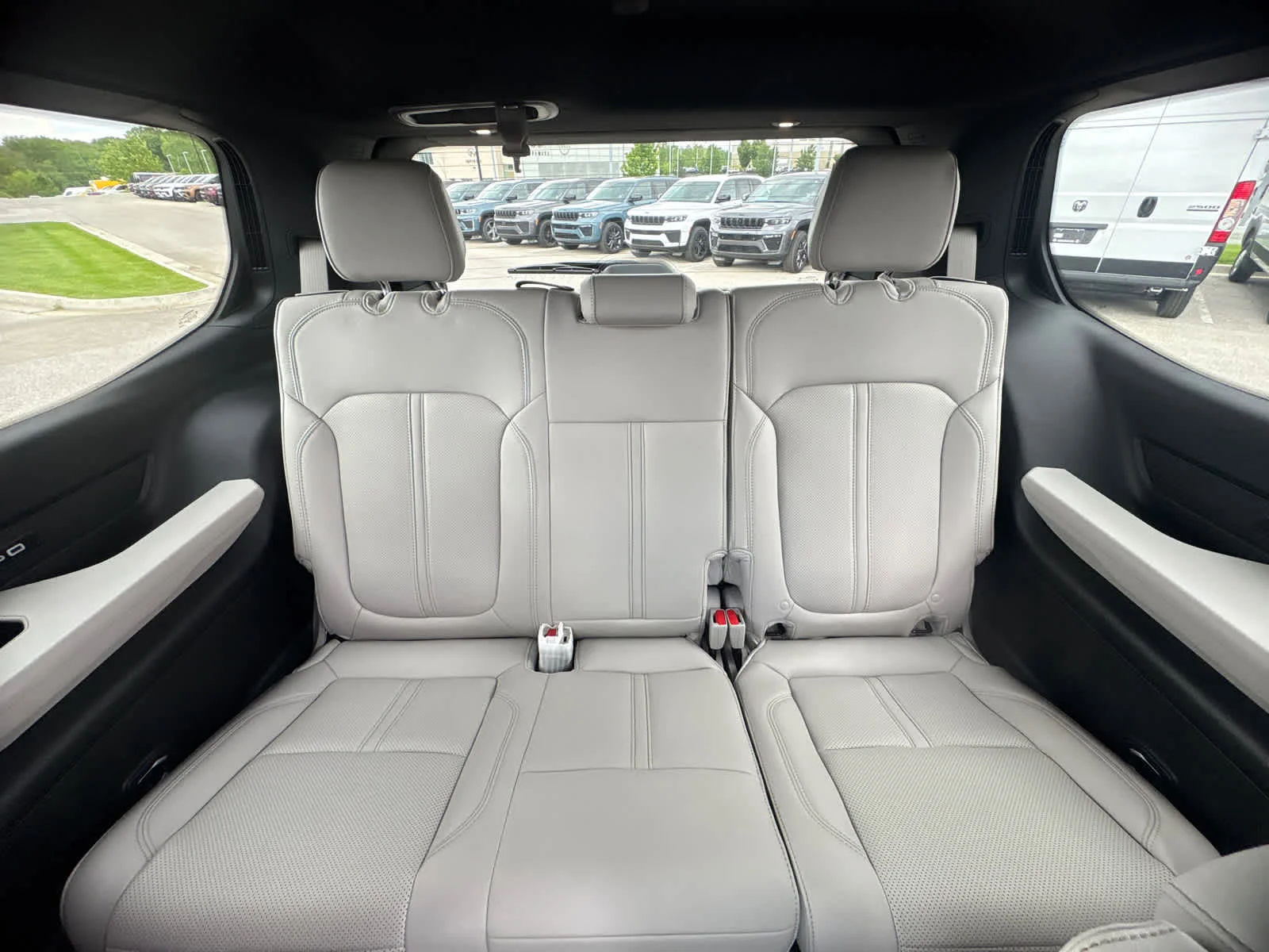 New 2026 Steel Blue Exterior Paint Jeep Limited Reserve image 18