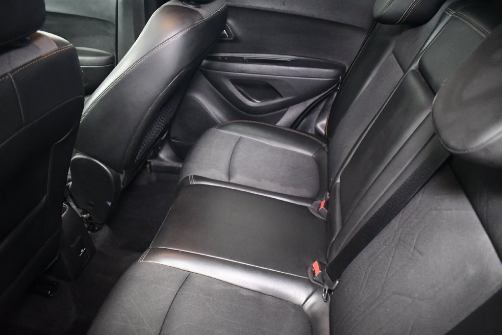 Used 2019 Silver Ice Metallic Chevrolet LT image 29