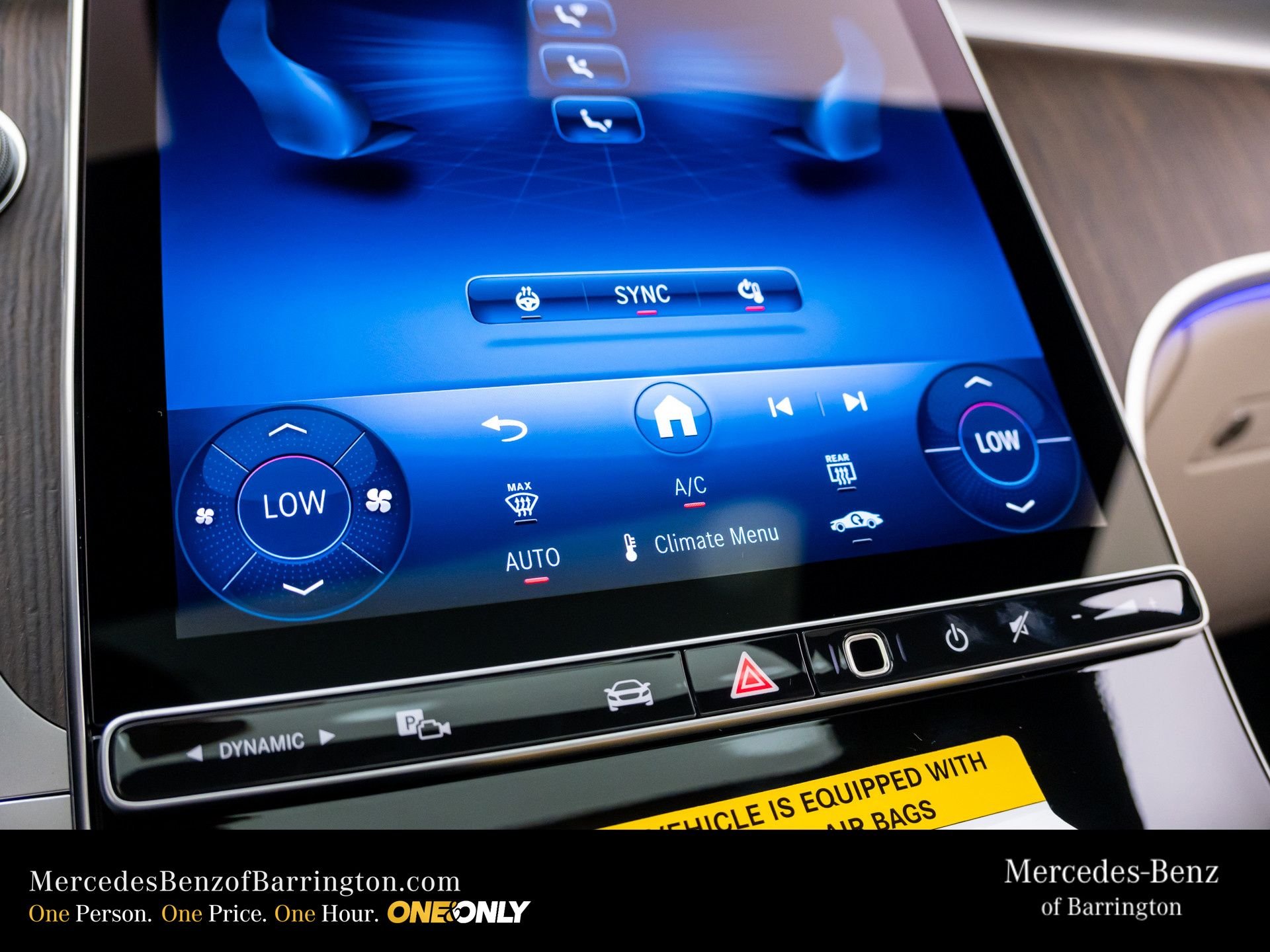 New 2026 MANUFAKTUR Moonlight White Metallic Mercedes-Benz GLC 300 image 32