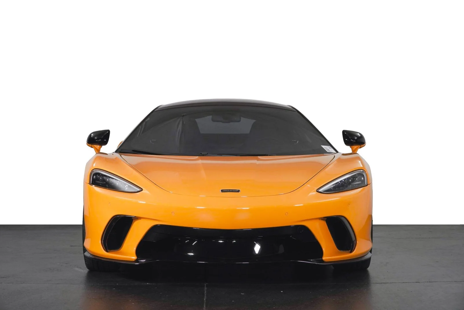 Used 2025  McLaren  image 26