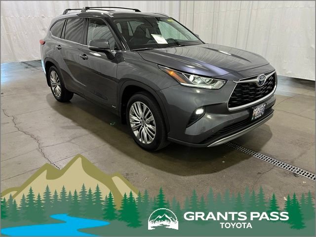 Used 2023 Gray Toyota Platinum image 1