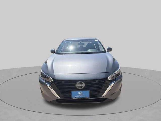 Used 2025 Gray Nissan SV image 9