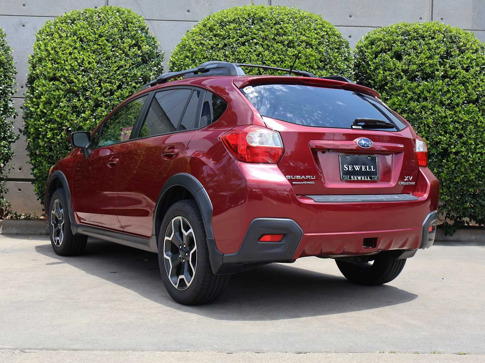 Used 2015 Venetian Red Pearl Subaru Premium image 8