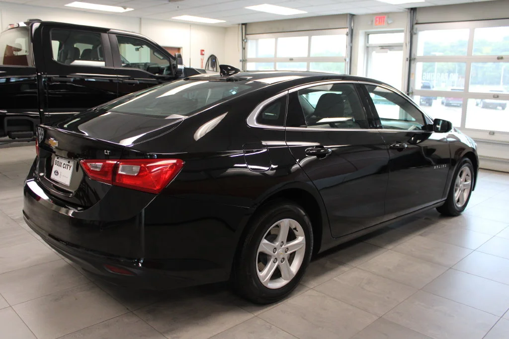 Certified Used 2024 Mosaic Black Metallic Chevrolet LT image 4