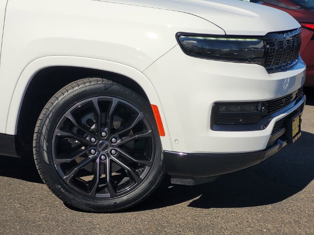 Used 2024 White Jeep Series II image 9