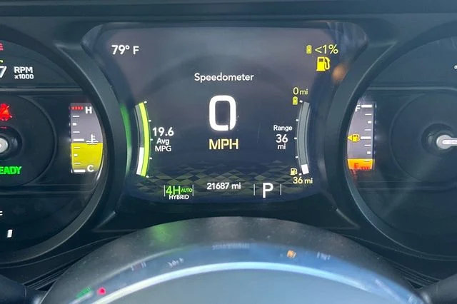 Used 2025 Gray Jeep Sahara 4xe image 30