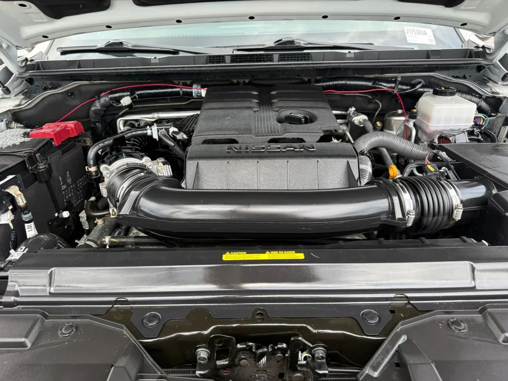 Used 2023 White Nissan PRO-4X image 17