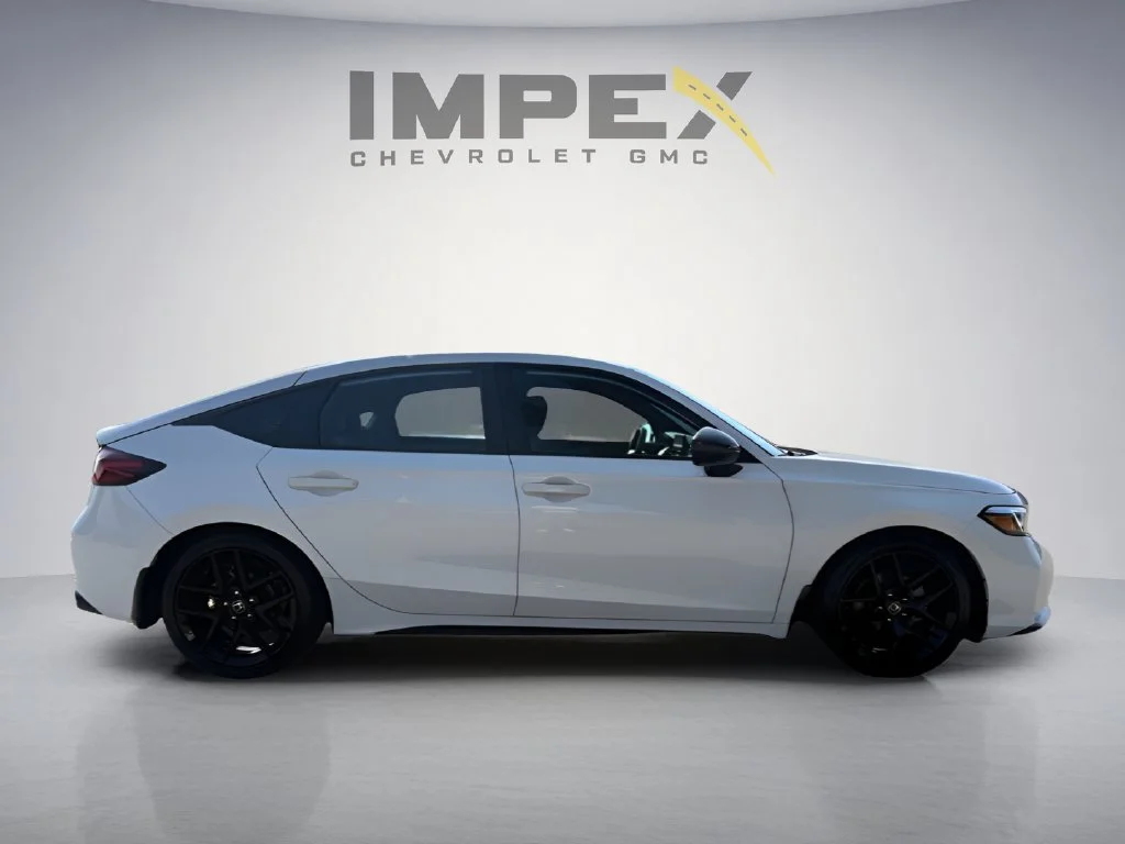 Used 2025  Honda Sport image 6