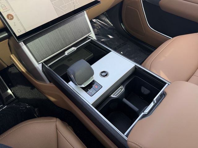 New 2026 Santorini Black Land Rover SE image 24