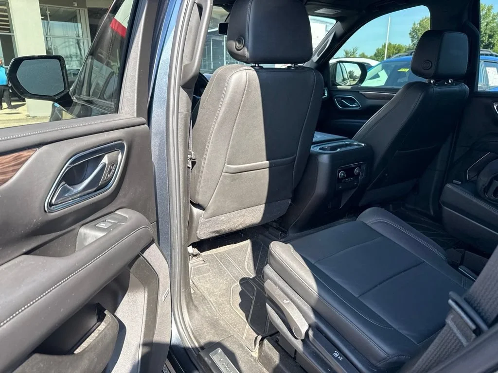 Used 2021 Black Chevrolet Z71 image 22