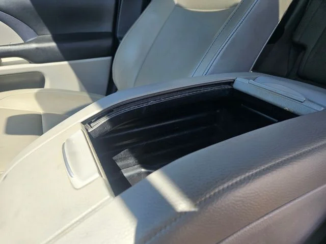 Used 2019 Silver Toyota XLE image 26