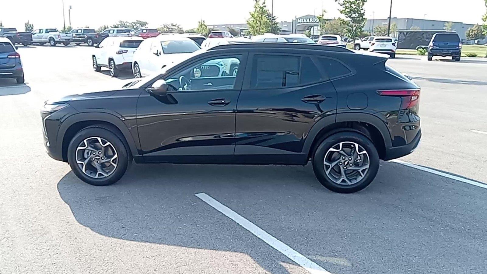 2026 Chevrolet Trax LT - Photo 5