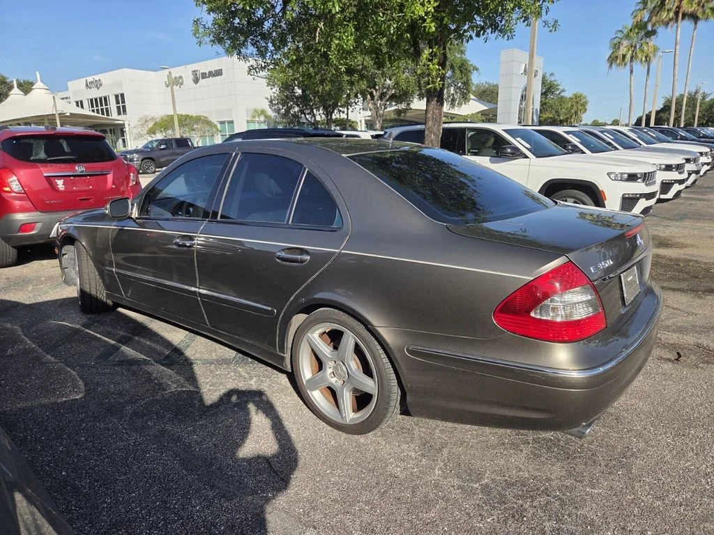 Used 2009 Pewter Metallic Mercedes-Benz E 350 image 4