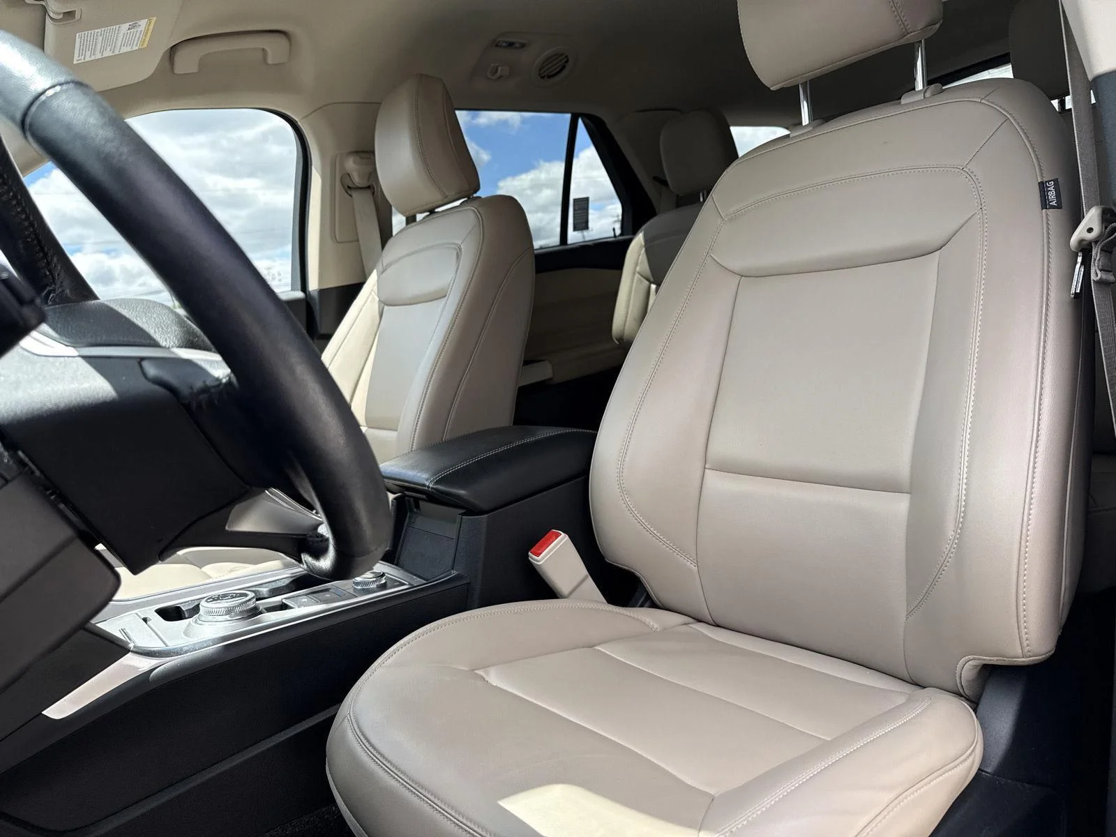 Used 2023 Atlas Blue Ford XLT image 7