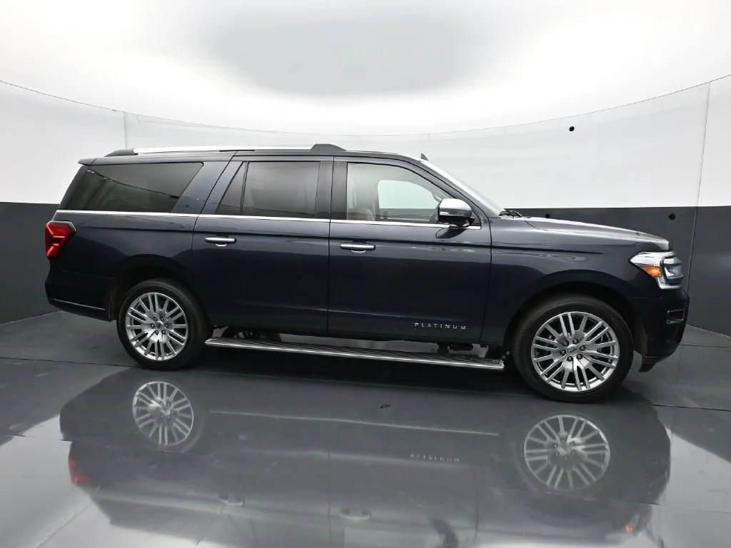 Used 2024  Ford Platinum image 8
