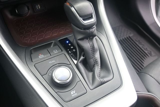 Used 2023 Ice Cap Toyota Limited image 13