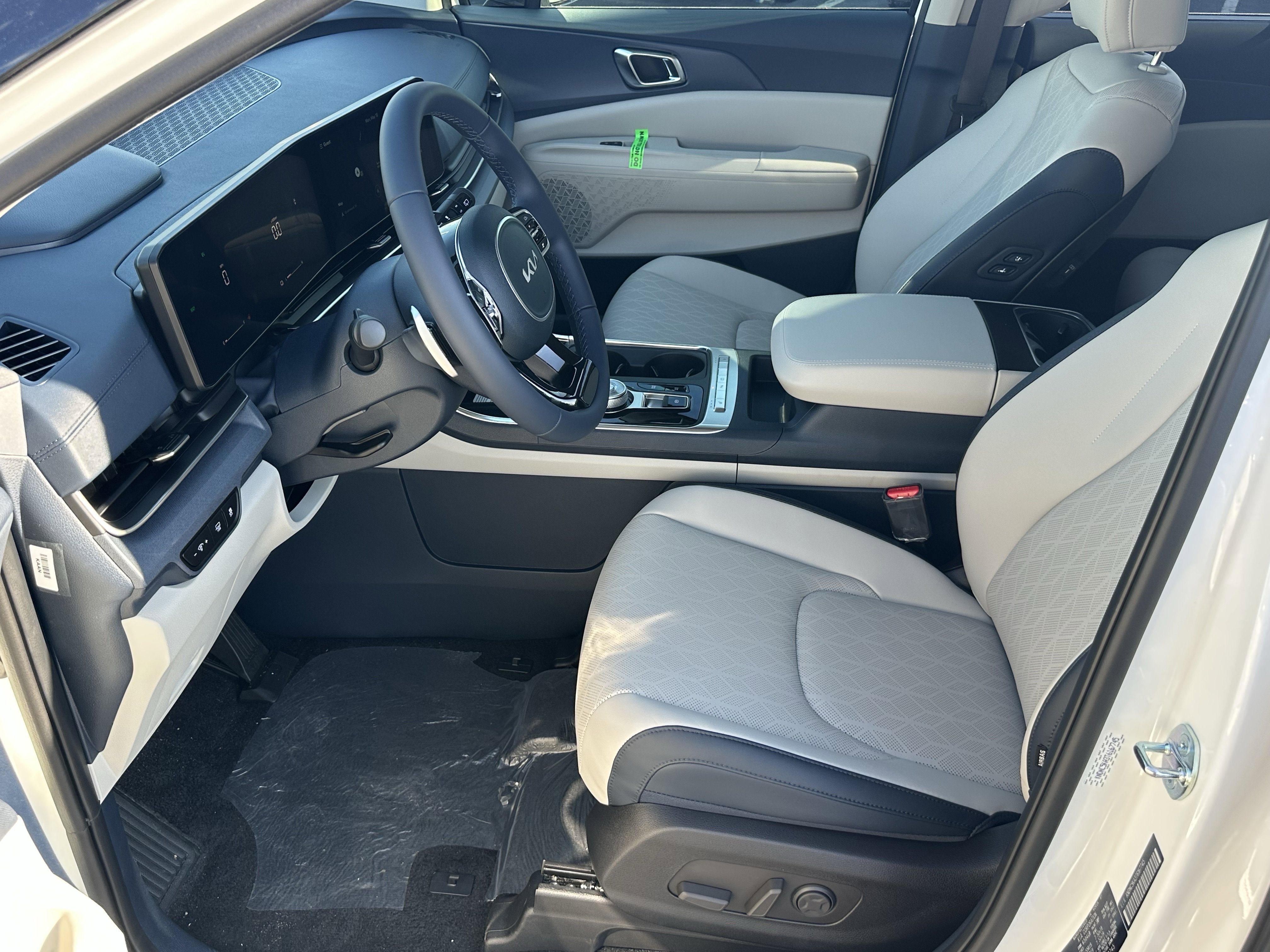 New 2026 Snow White Pearl Kia EX image 10