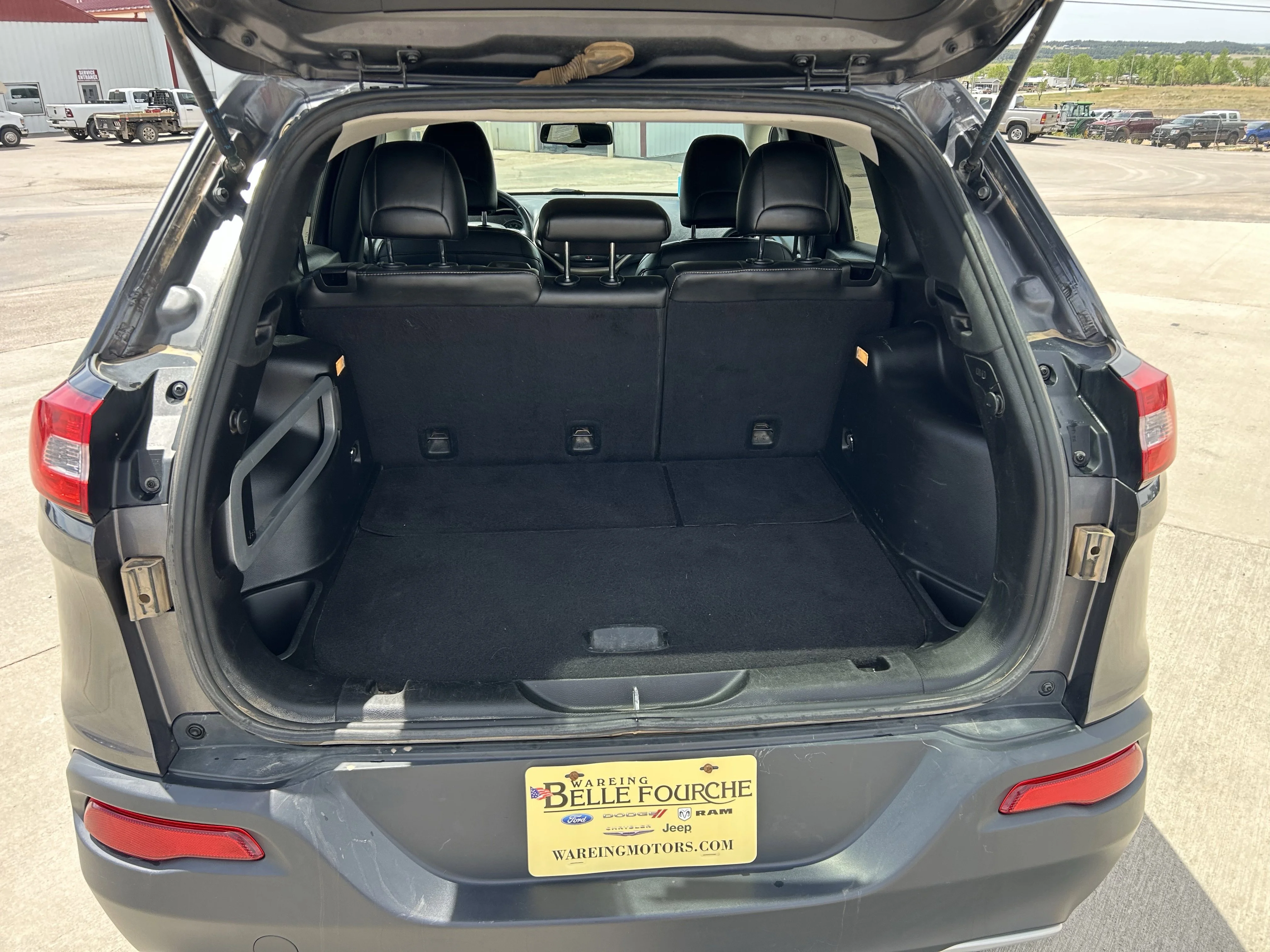 Used 2015 Gray Jeep Limited image 8