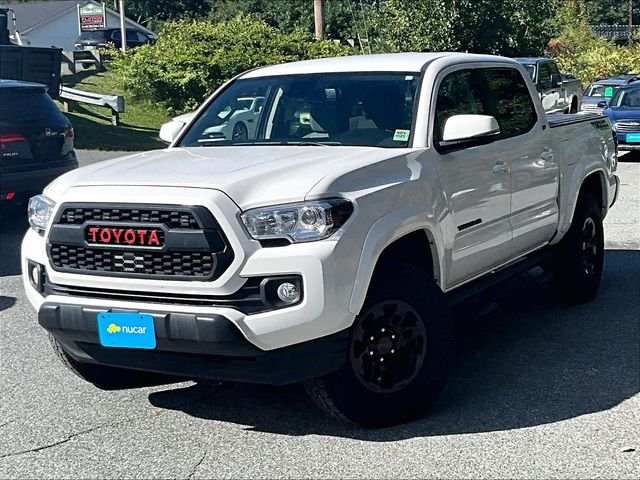Used 2022 White Toyota SR5 image 2