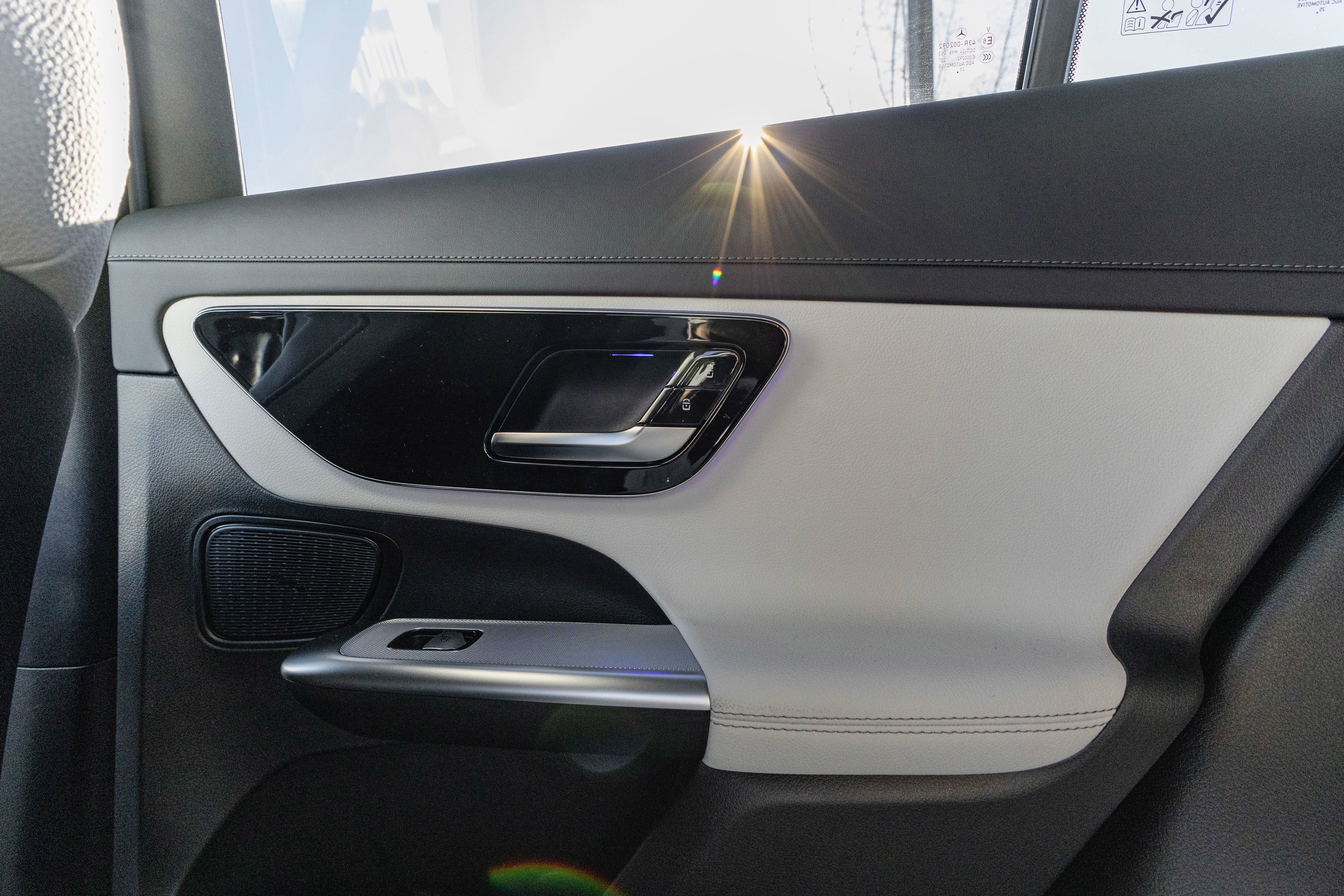 New 2026 Obsidian Black Metallic Mercedes-Benz GLC 300 image 21