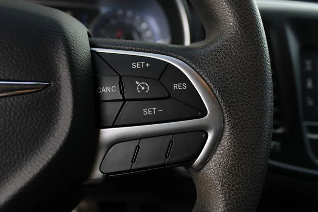 Used 2015 White Chrysler Limited image 5