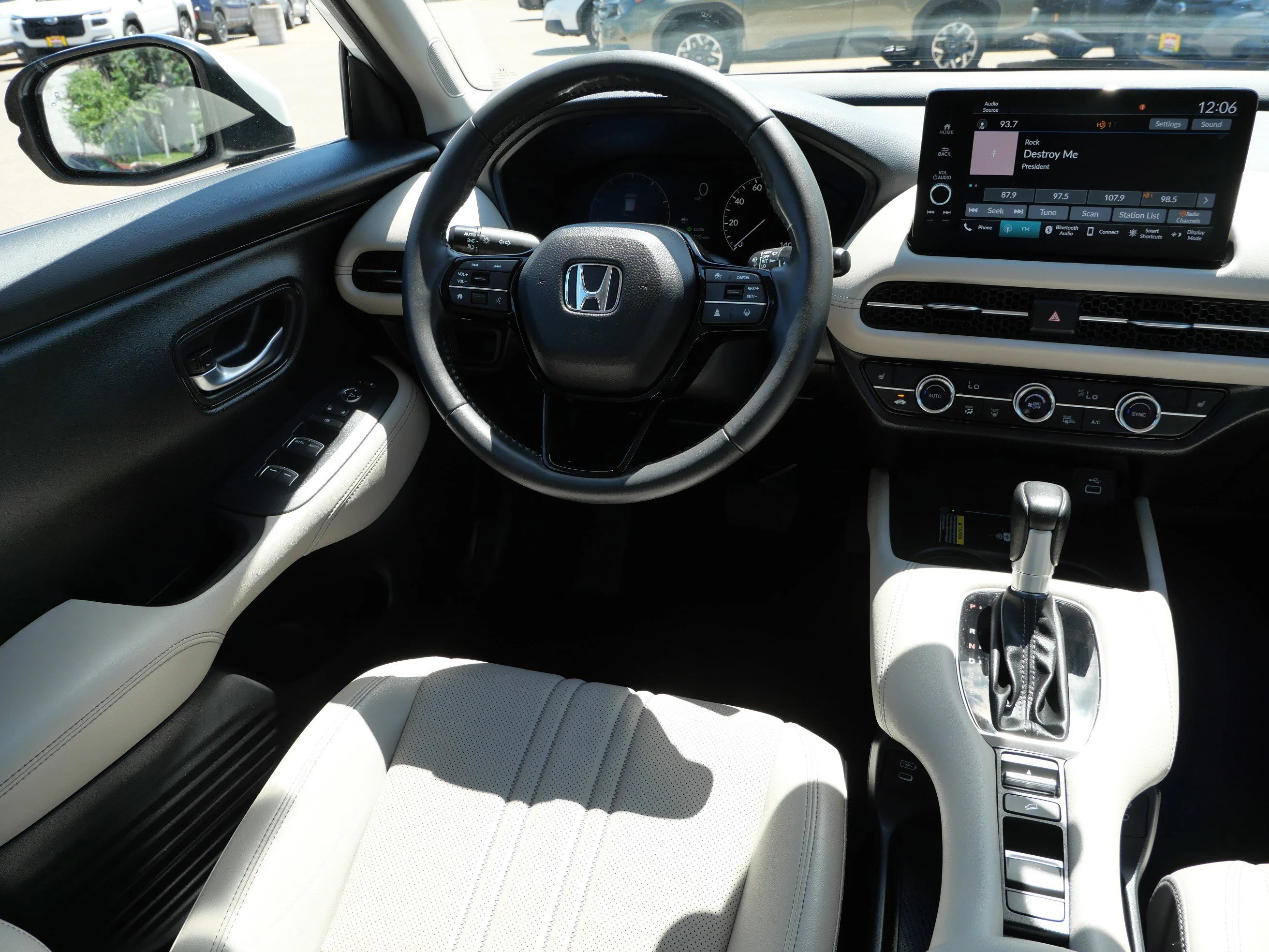 Used 2024 Platinum White Pearl Honda EX-L image 9
