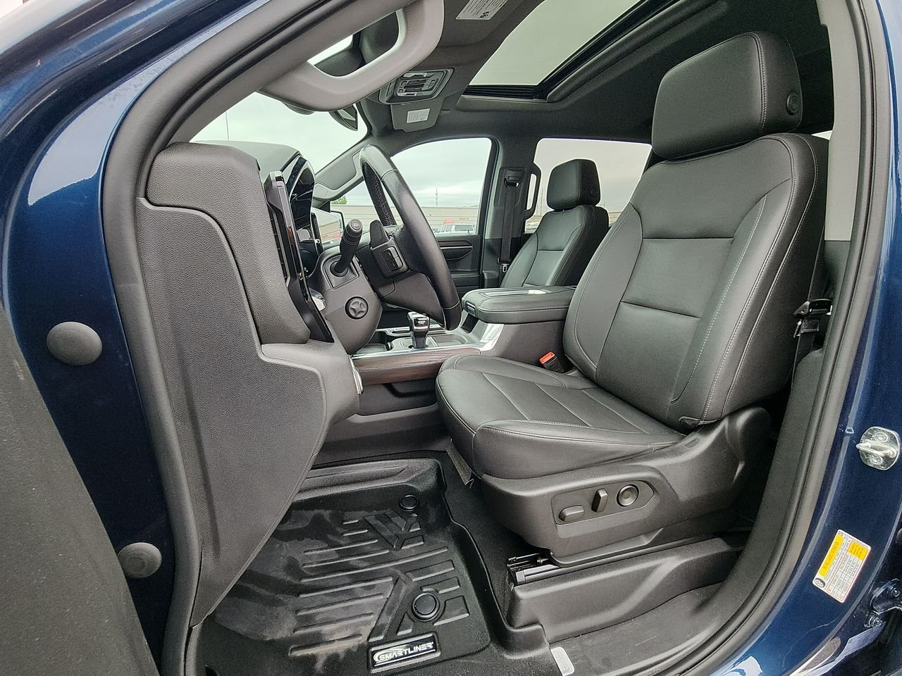 Used 2022 Blue GMC SLT image 11