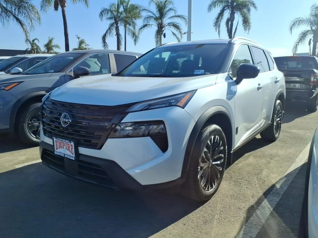 New 2026 Everest White Pearl TriCoat Nissan Dark Armor™ image 11