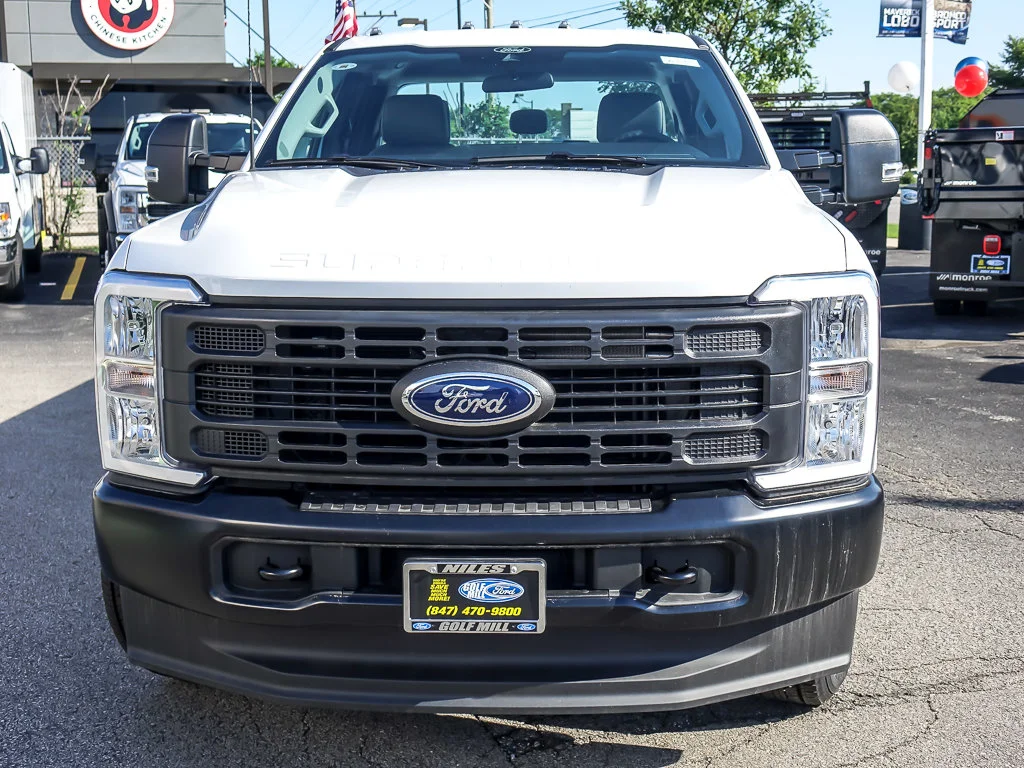 New 2026 Oxford White Ford XL image 4
