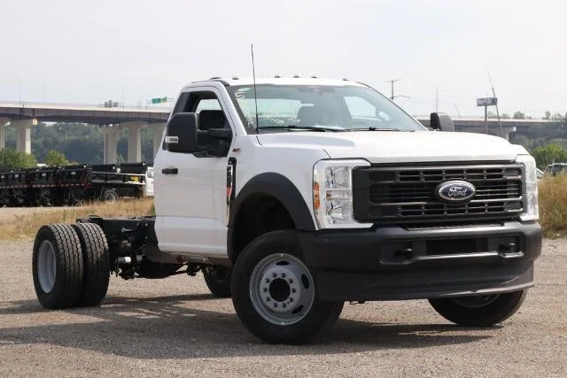 New 2026 Oxford White Ford F-600® XL image 27