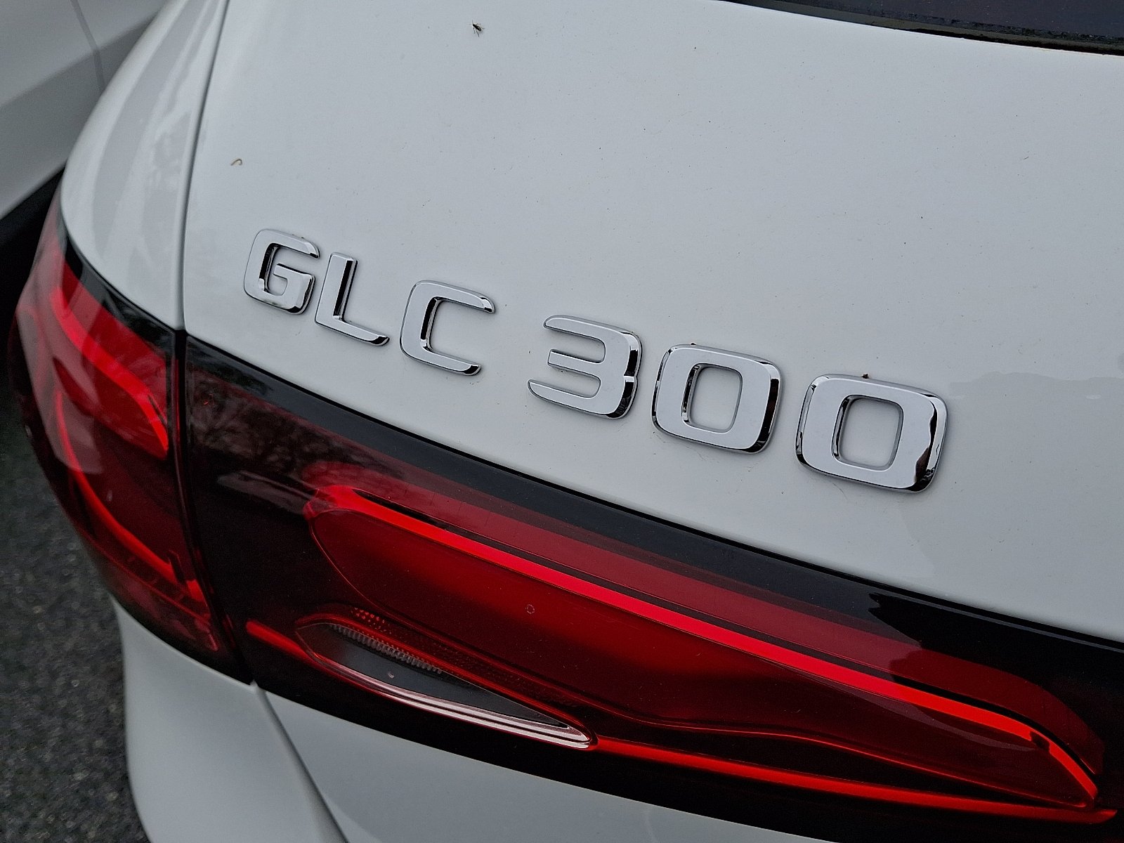 New 2026 Polar White Mercedes-Benz GLC 300 image 17