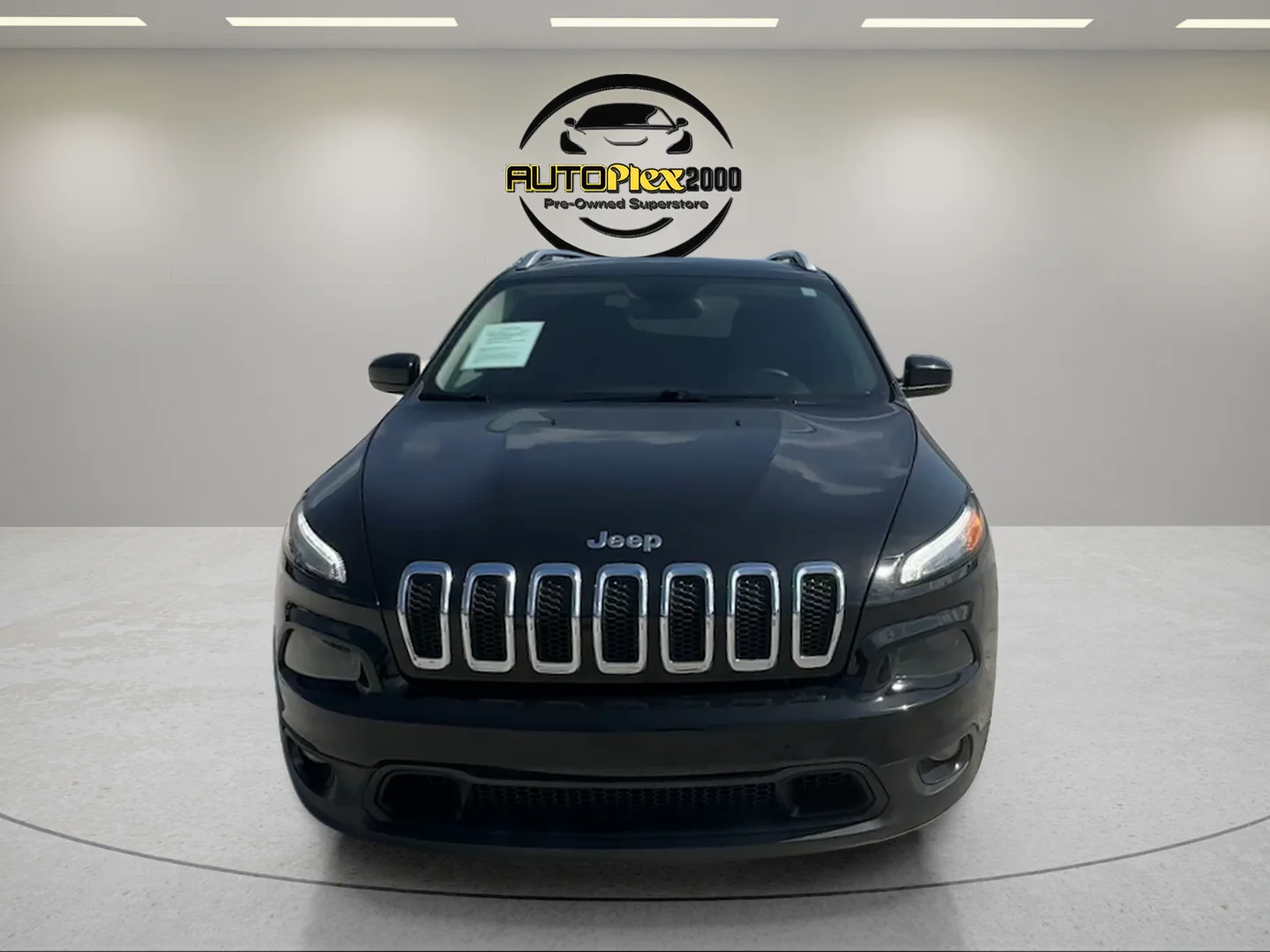 Used 2018 Black Jeep Latitude image 2
