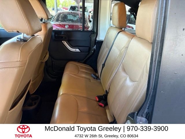Used 2015 Green Jeep Unlimited Sahara image 9