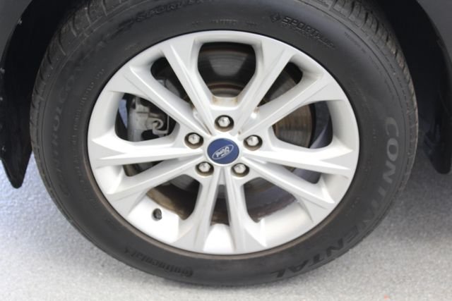 Used 2019 Agate Black Metallic Ford SEL image 11
