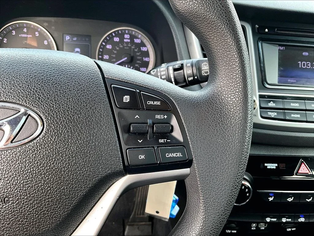 Used 2018 Gray Hyundai SE image 15