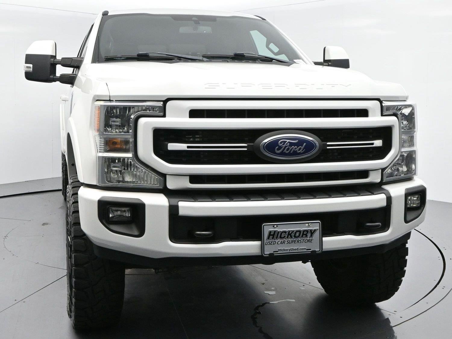 Used 2022 Star White Metallic Tri-Coat Ford LARIAT image 2