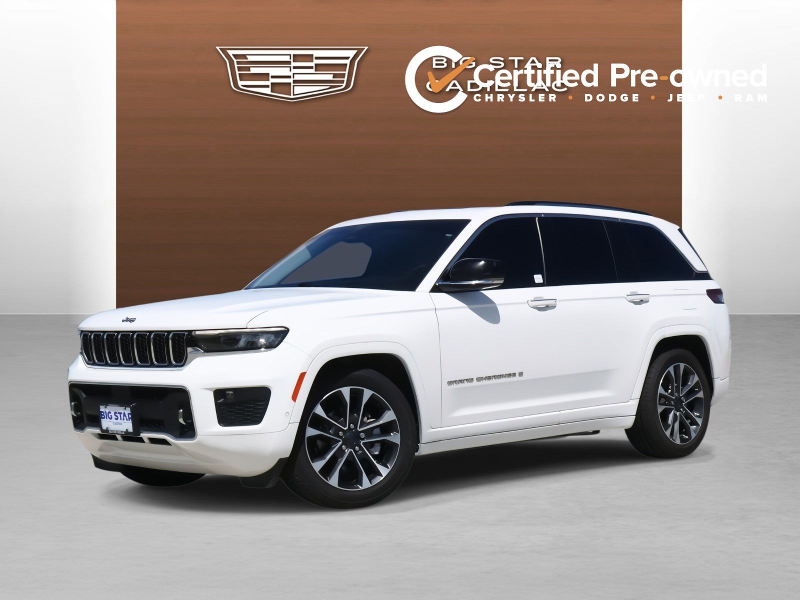 2023 Jeep Grand Cherokee Overland 4x4's photo