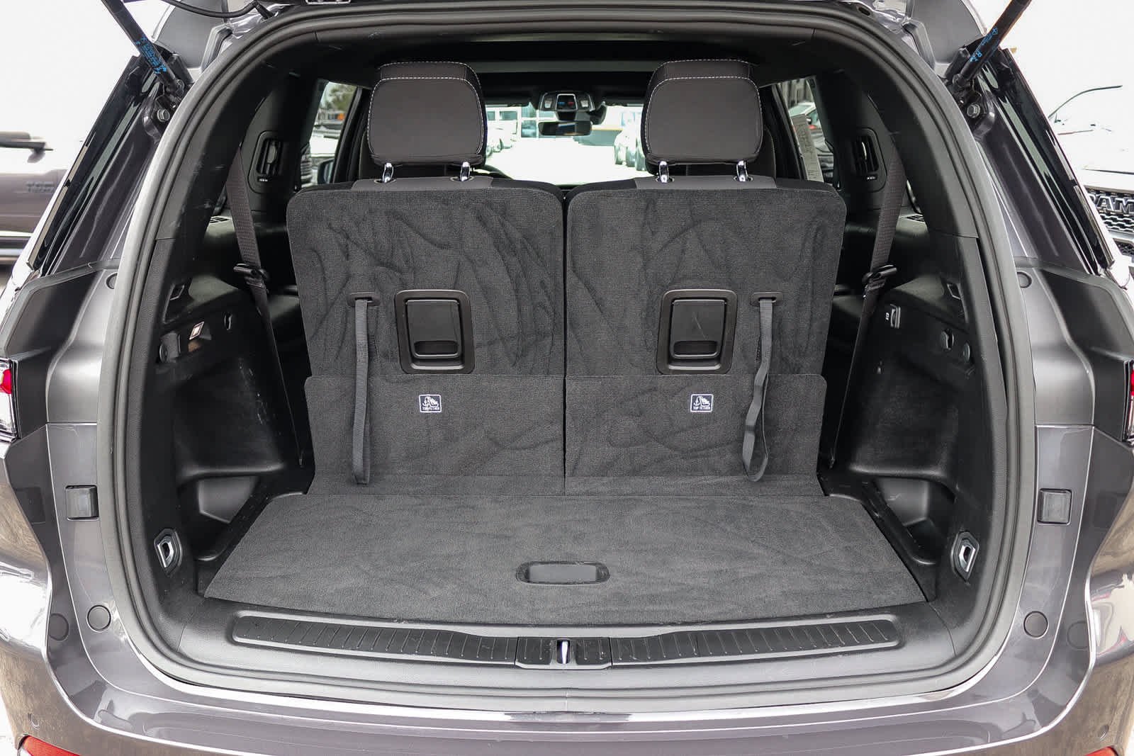 Used 2025 Baltic Gray Metallic Clearcoat Jeep Laredo X image 26