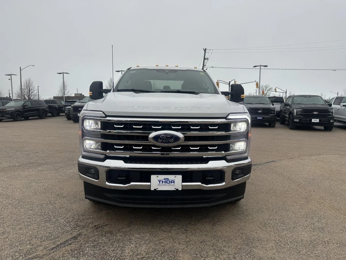 New 2026 White Ford XLT image 2