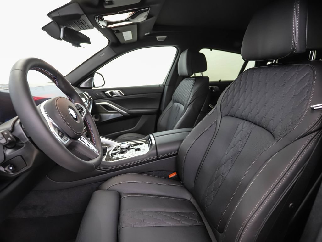 Used 2026 Black Sapphire Metallic BMW M60i image 11