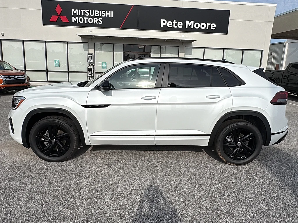 New 2026 Opal White Pearl Volkswagen 2.0T SEL R-Line Black 4MOTION image 3