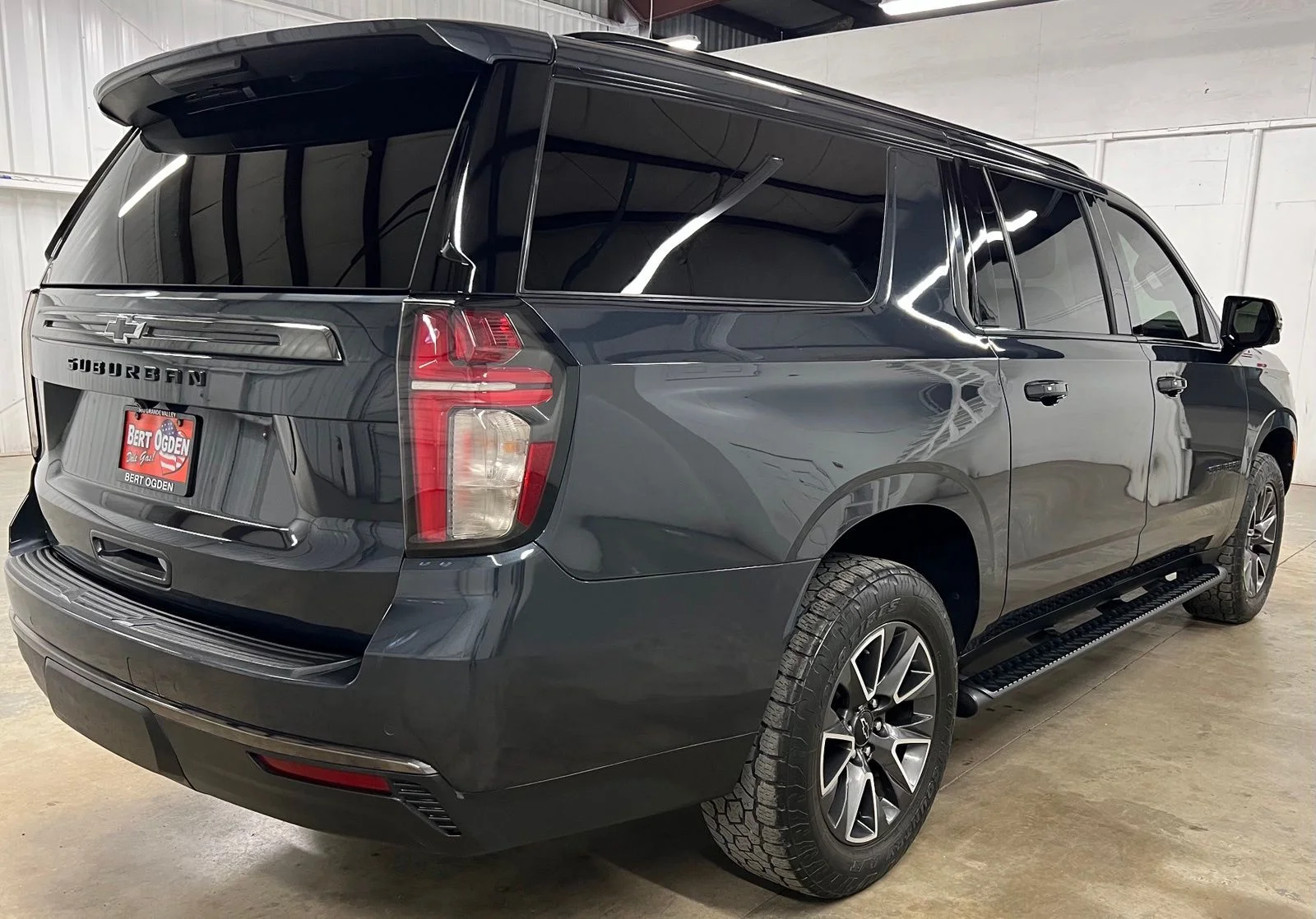 Used 2022 Gray Chevrolet Z71 image 6