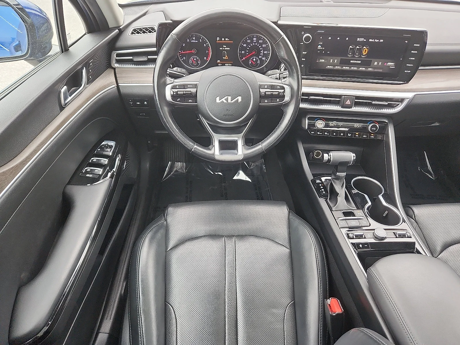2022 Kia K5 EX - Photo 11